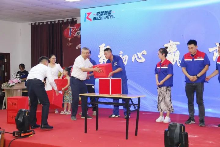 聚初心，贏上市，創未來--銳智八周年慶典隆重舉行